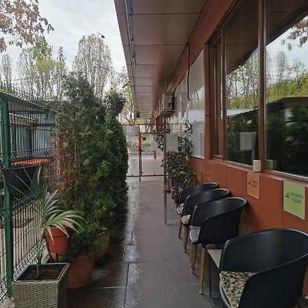 布加勒斯特 Nevis Fundeni酒店 外观 照片